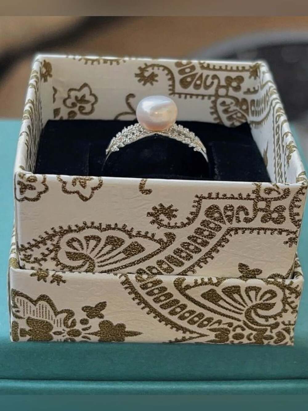 Elegant White Pearl Split-Shank Ring